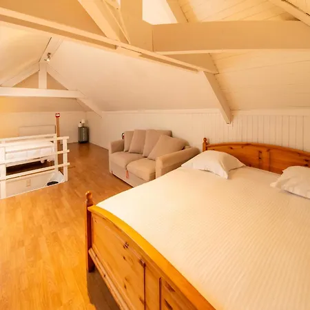 Riverside Retreat, Ardennes, Cleaning Included * Vresse-sur-Semois